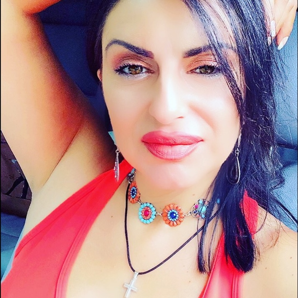 Meet your Posher, Maritina!